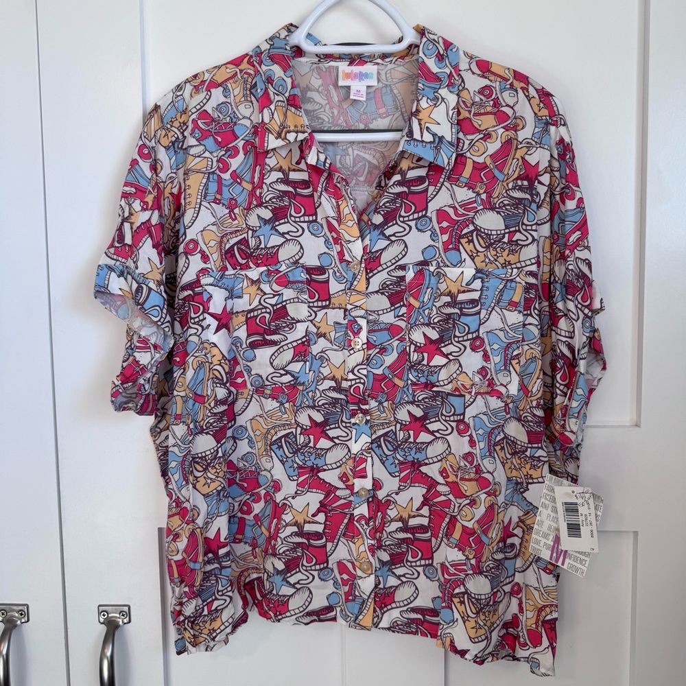 NWT LuLaRoe‎ Amy Top Sneakers Shoes Button-Front Dolman Sleeve Crop Medium New